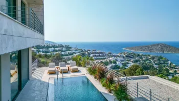 Gümüşlük Bodrum'da Panoramik Deniz Manzaralı Lüks Villa
